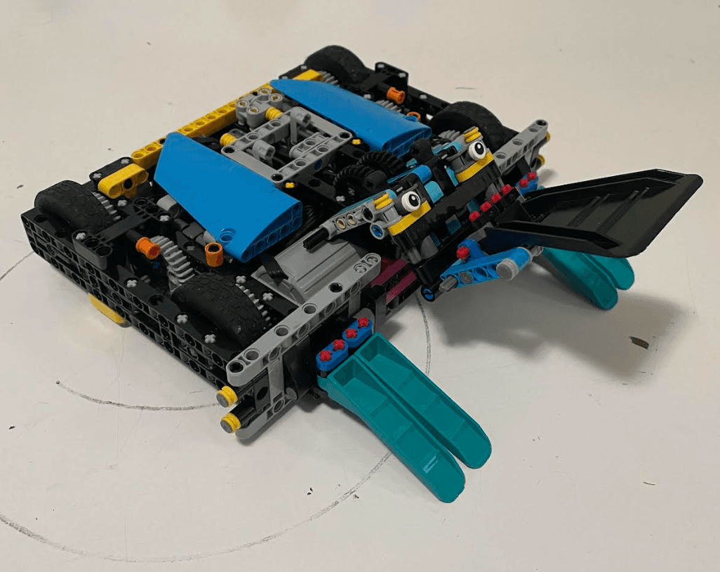 Kite LEGO combat robot